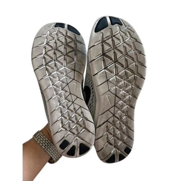 Nike free sneaker womens gray and black missing laces comfy running shoes size 6 - Picture 3 of 10